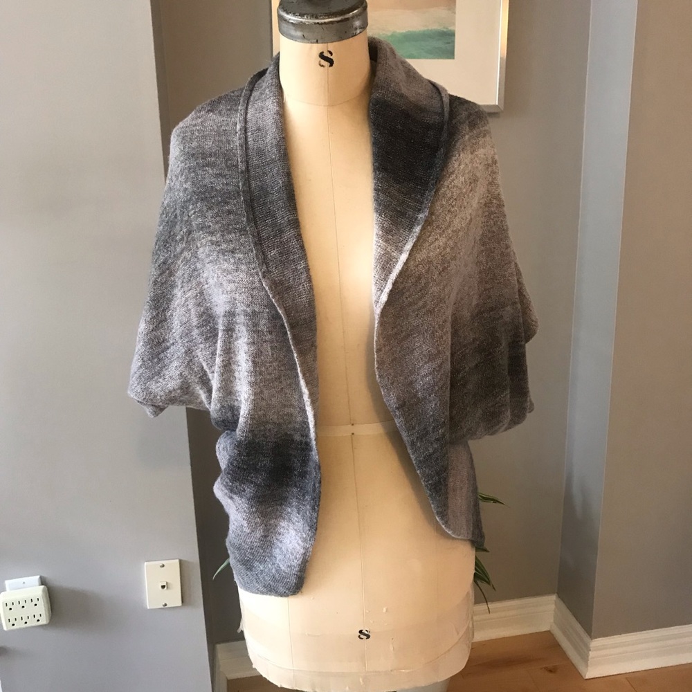 Sweater in beautiful shades of brown and greys.